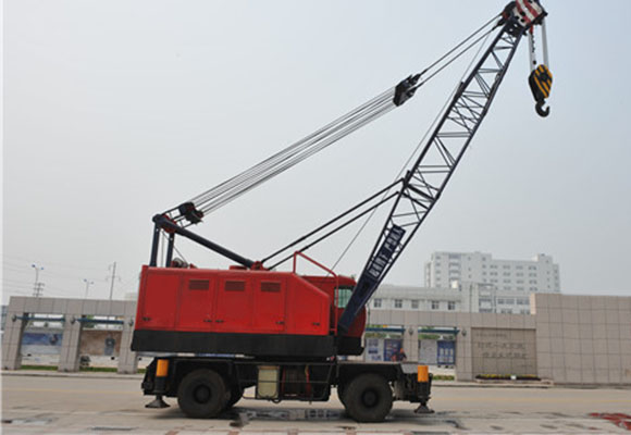 ยาง Tyred Harbour Crane